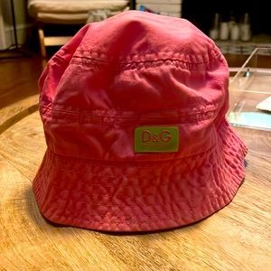 Dolce & Gabbana pink bucket hat